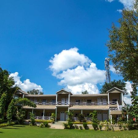 Tiger'S Den Resort Bandhavgarh National Park Exteriör bild